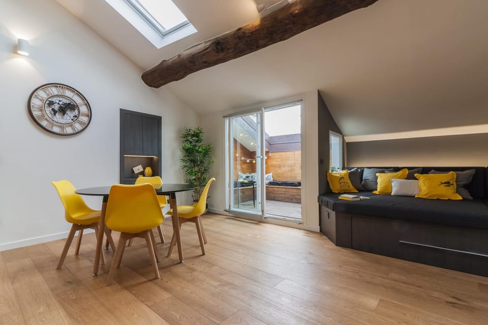 Balcony/Terrace, Living room, Seating area, Dining area