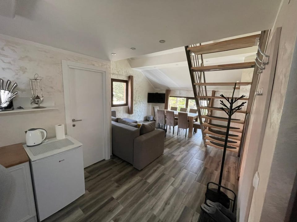 Living room, Dining area