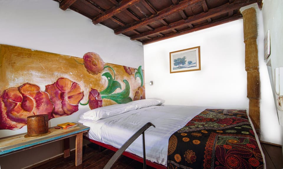 Bed, Photo of the whole room, Decorative detail, Bedroom