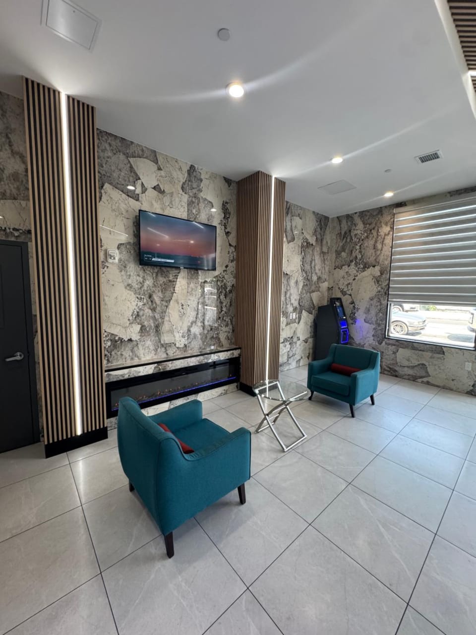 Hotel The Villa - Long Island City Hotel in Roosevelt Island