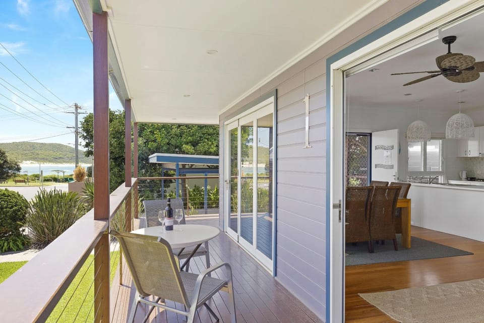 Fingal Bay Beach House - Water Views and Seconds From the Beach House in Fingal Bay