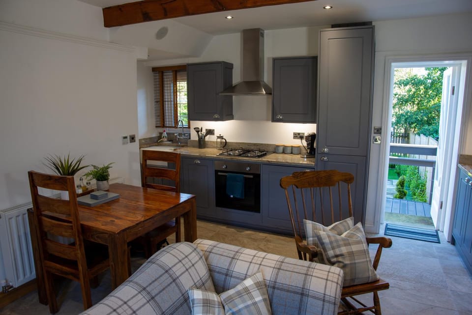 Steamy Cottage a cosy couples cottage & steam room House in England