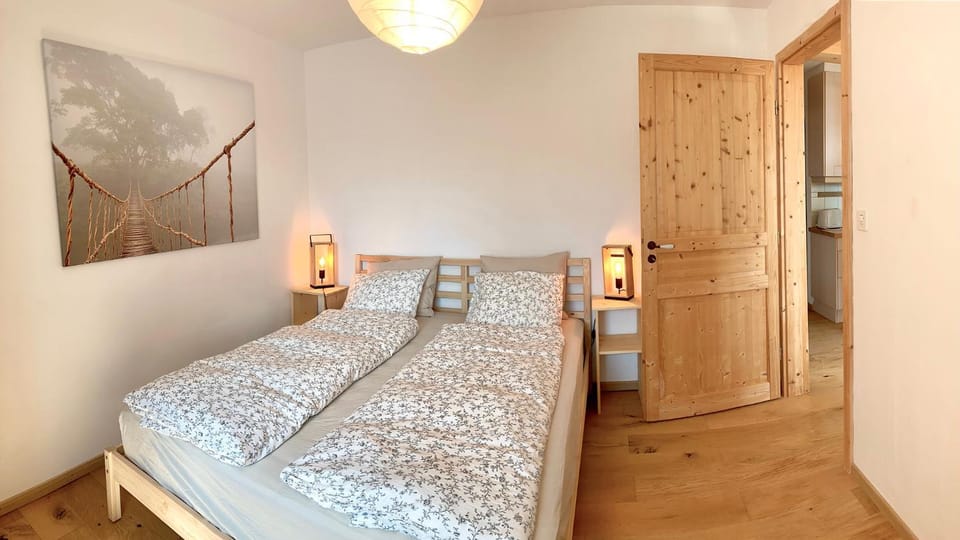 Photo of the whole room, Bedroom