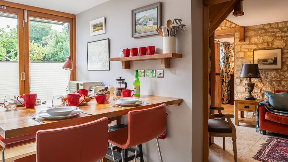 Seating area, Dining area, kitchen