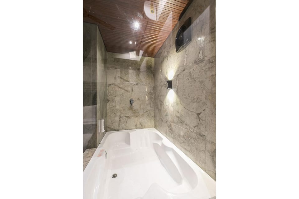 Bathroom, Bath