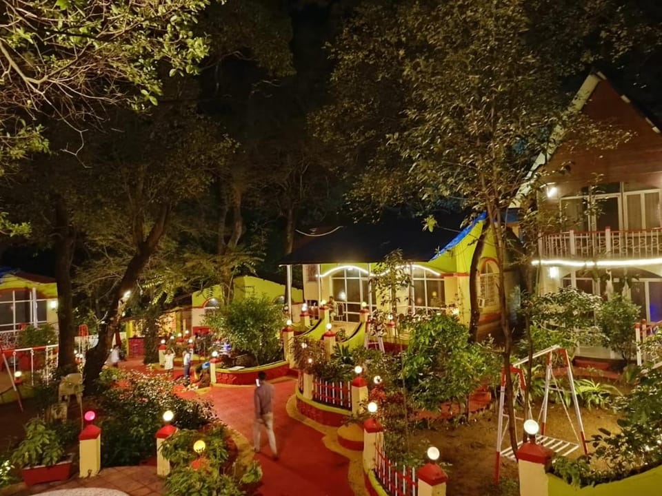 New Green Hill Hotel in Maharashtra