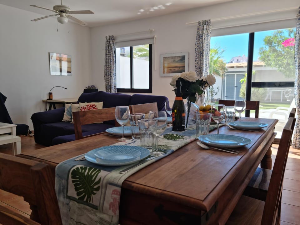 Living room, Dining area, Garden view