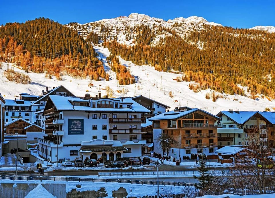 Property building, Day, Natural landscape, Winter, Mountain view