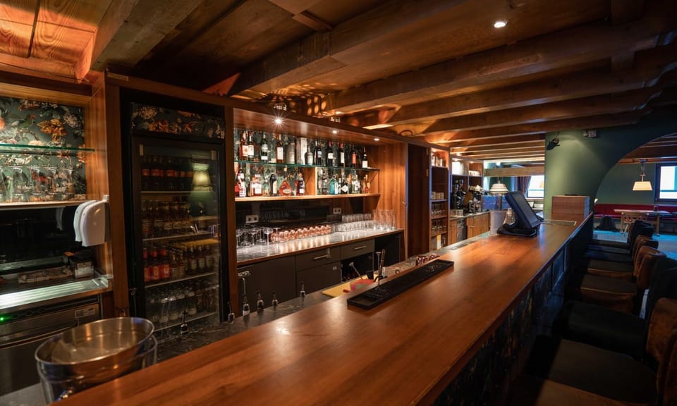Nightclub / DJ, Lounge or bar, Drinks