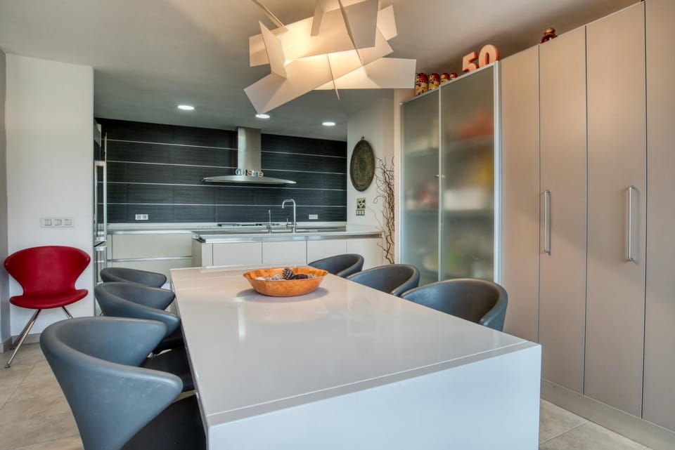 Kitchen or kitchenette, Living room