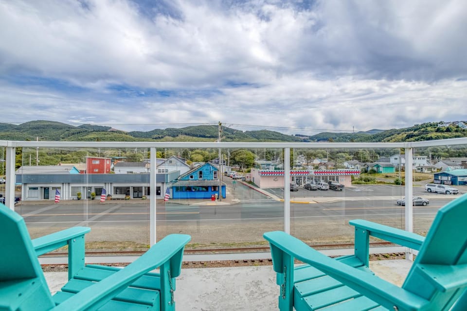Rockaway Hideaway - Meredith Lodging House in Rockaway Beach