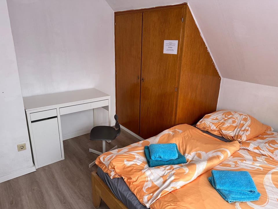 Bed, Photo of the whole room, Bedroom, towels, wardrobe