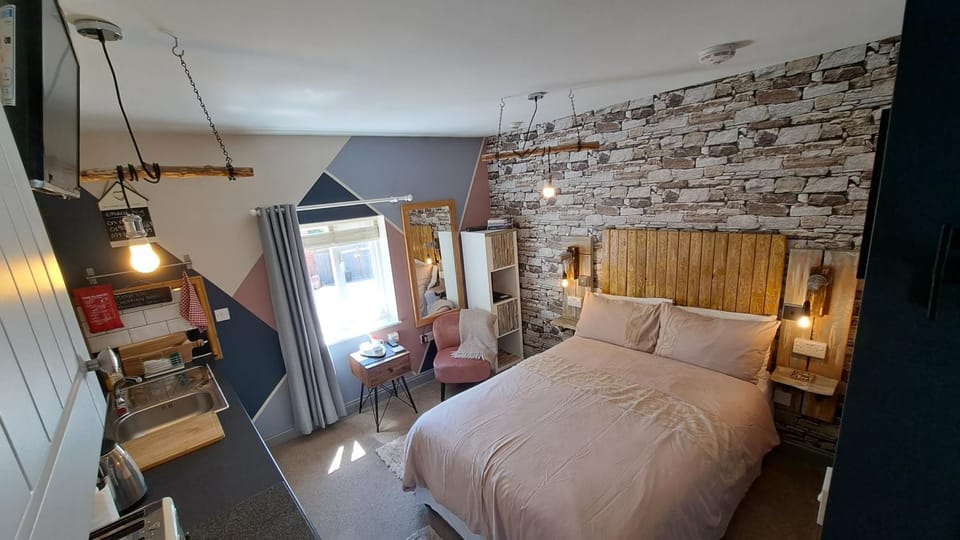 Bed, Photo of the whole room