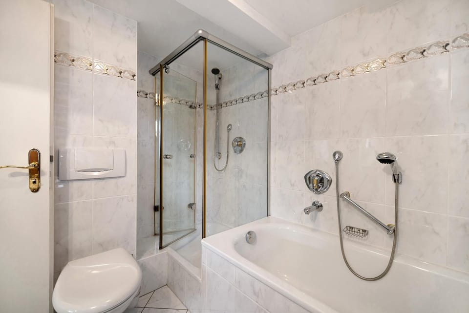 Bathroom, Living room