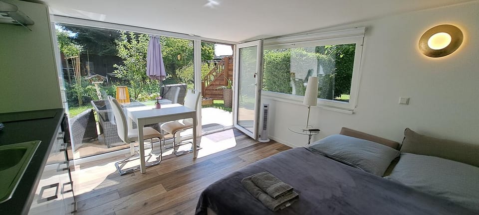 Kitchen or kitchenette, Living room, Bedroom