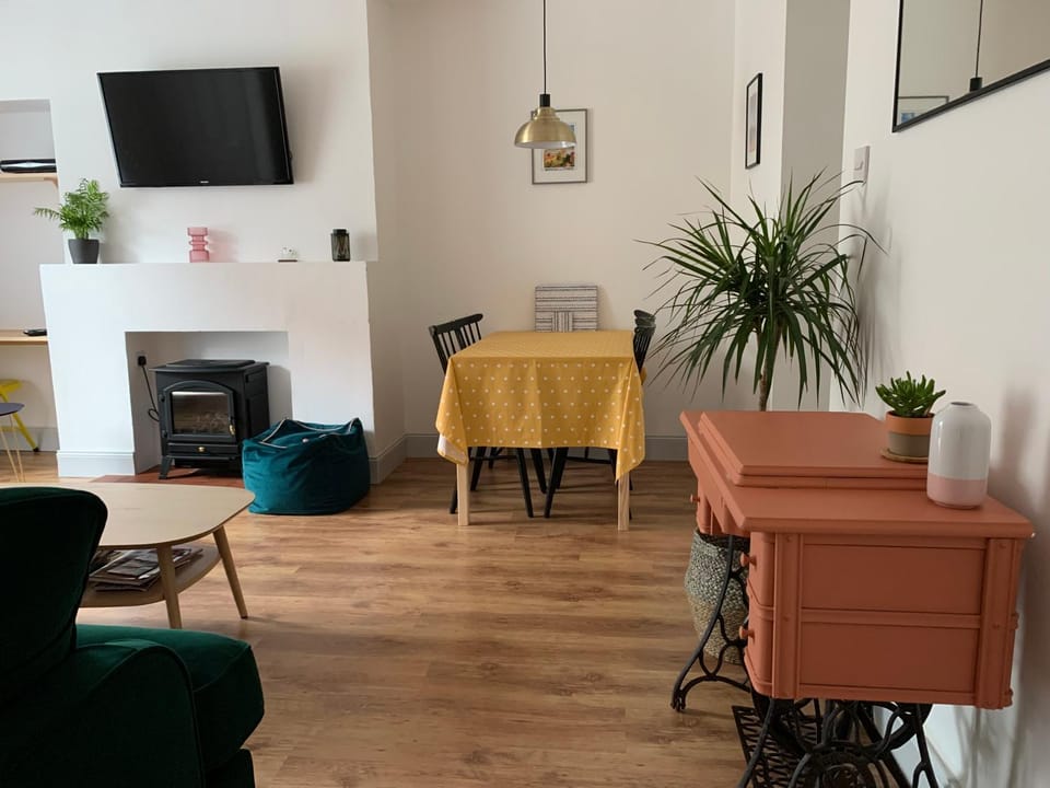 The Nook - A stylish apartment with garden, near the beach Apartment in England