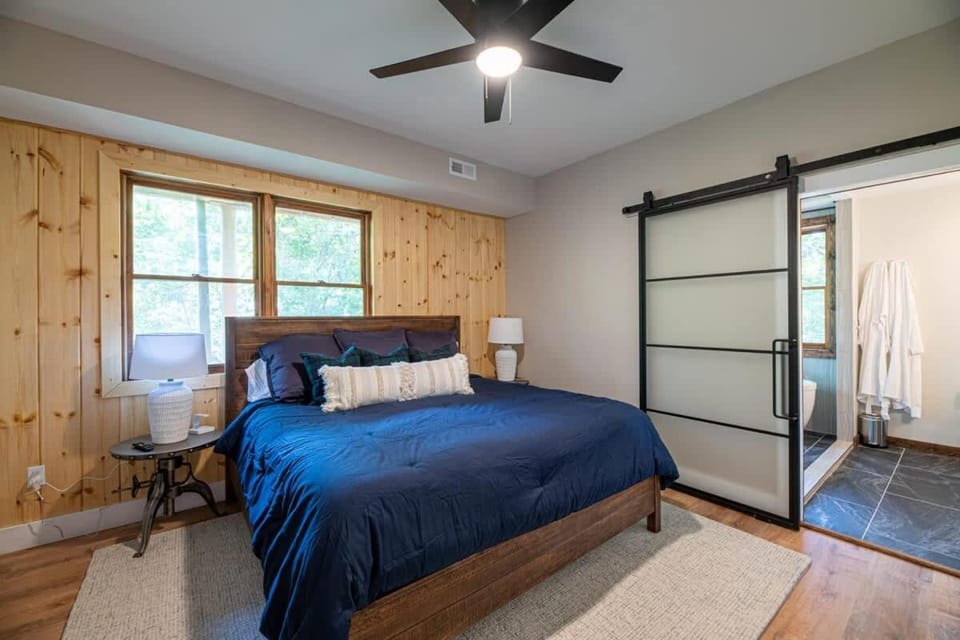 Hidden Mountain Gem House in Pittman Center