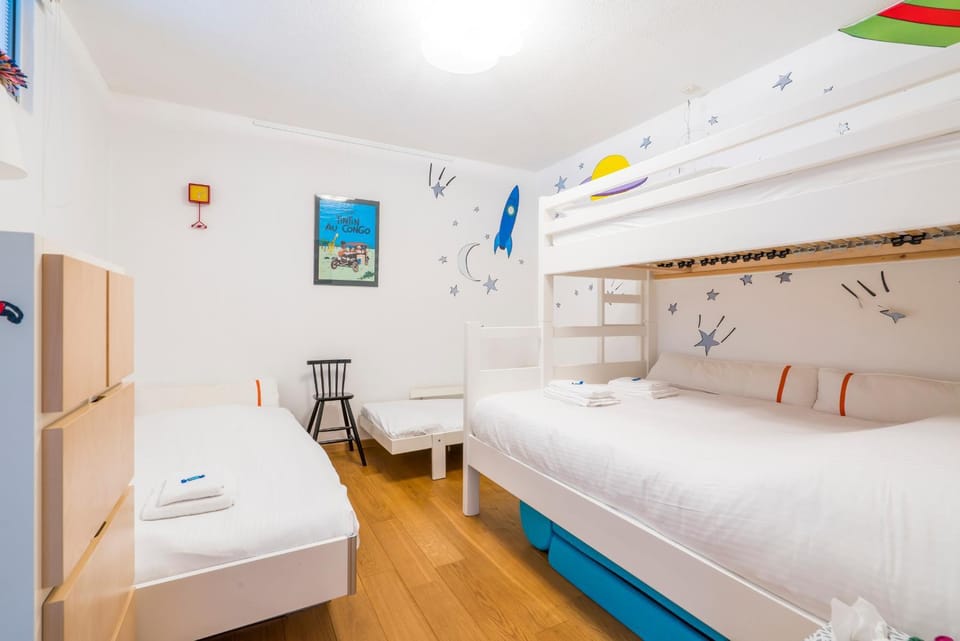 Refurbished comfortable app 1min from the sea Apartment in Koksijde