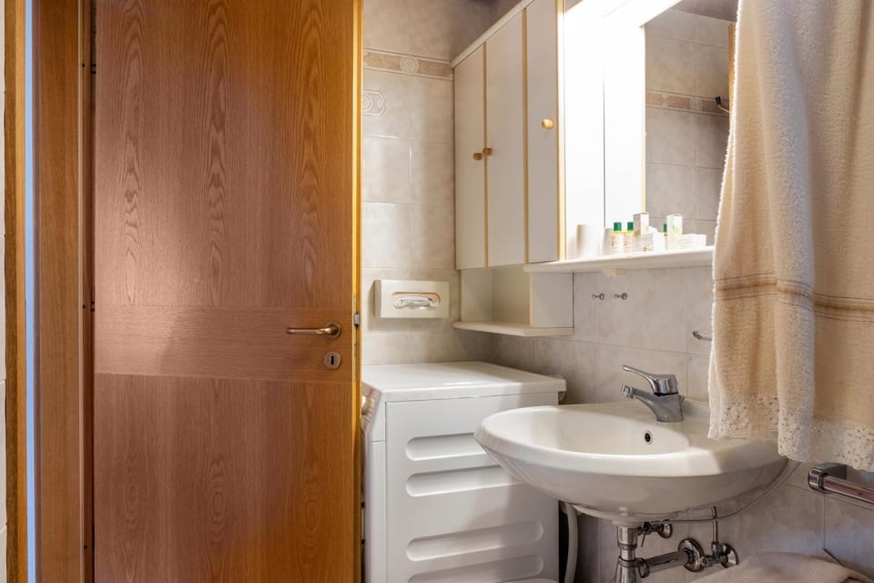 Bathroom, Living room