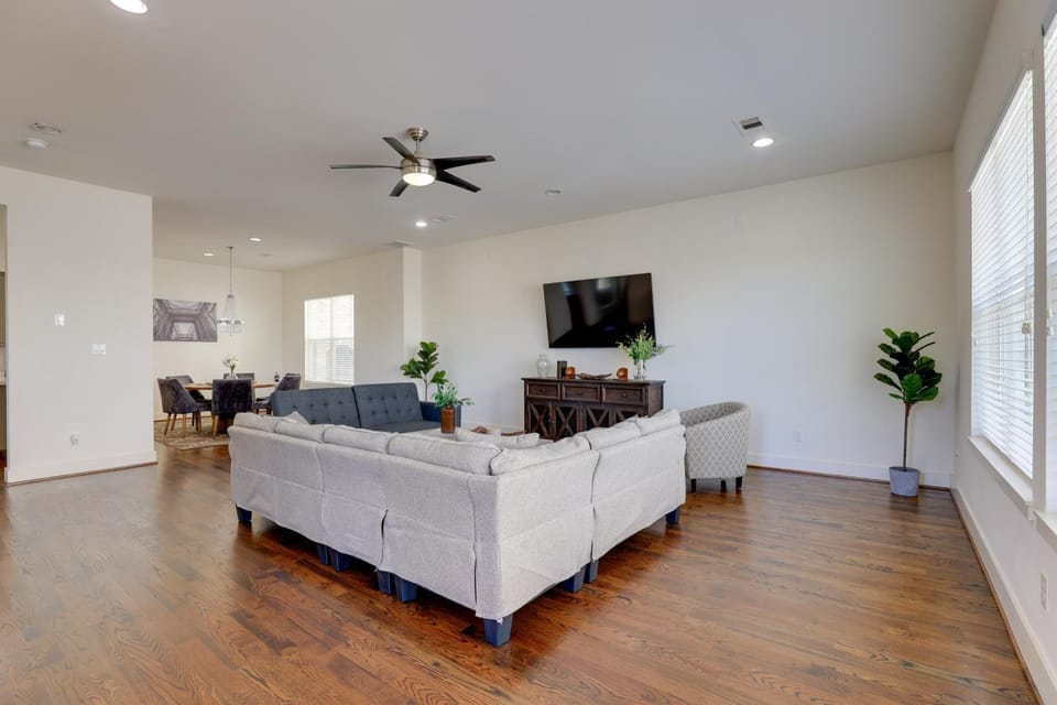 3-Story Home Near Museums, Nightlife & Downtown! House in Harris County