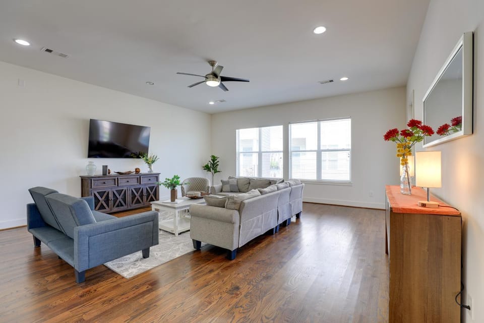 3-Story Home Near Museums, Nightlife & Downtown! House in Harris County