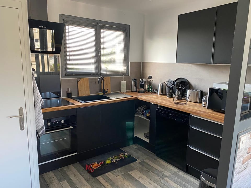 Gîte zooval 9 personnes, à 5 min du zoo de Beauval House in Centre-Val de Loire