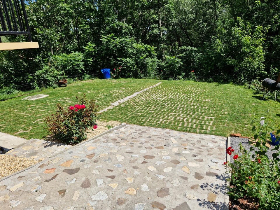 Natural landscape, Garden view, Parking