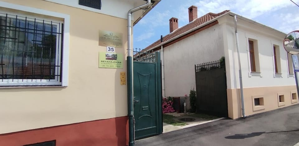 Property building, Facade/entrance