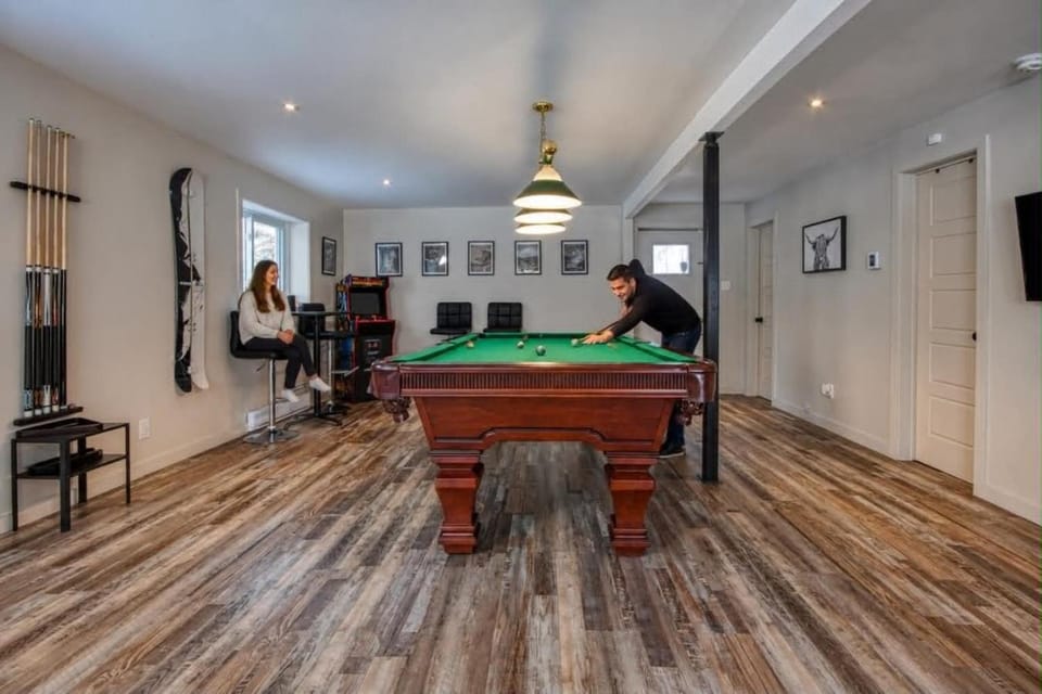 Chalet familial, idéalement situé, billard-table-babyfoot-arcade Chalet in Quebec
