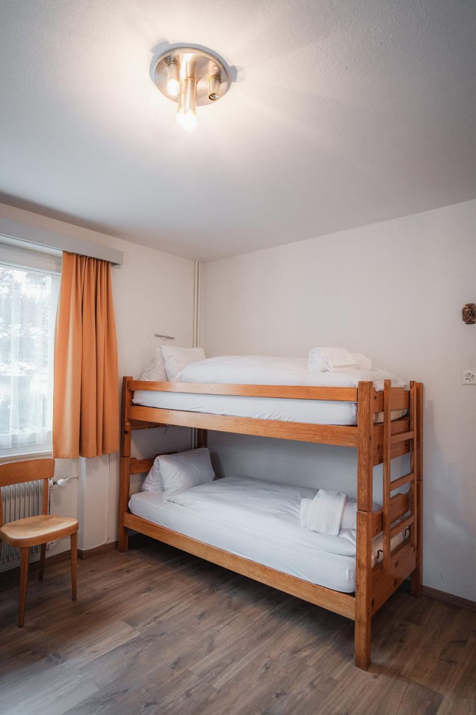 Bedroom, bunk bed