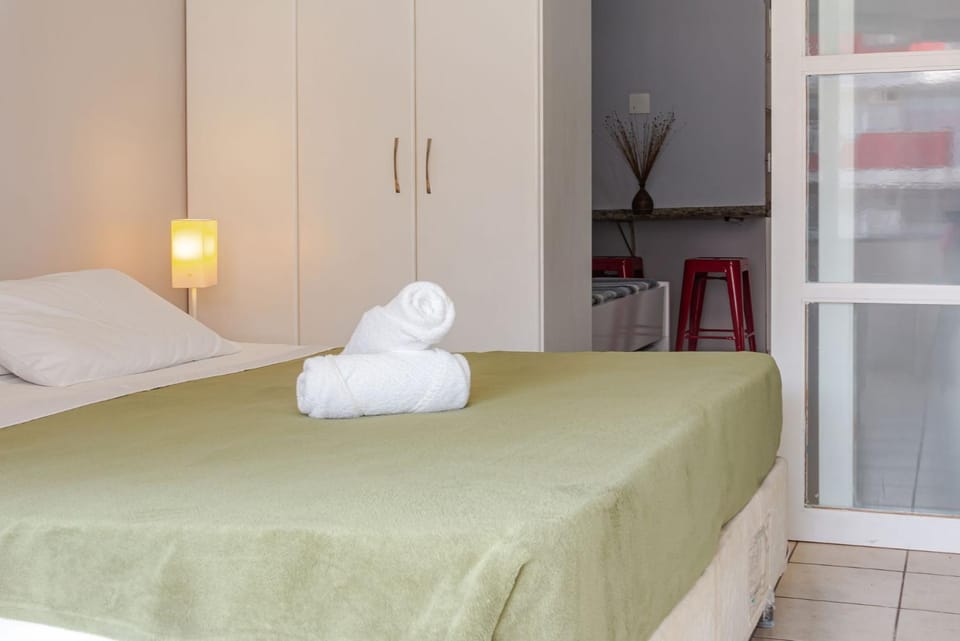 Apto em Condomínio Resort, 20 metros da praia N220 Apartment hotel in Florianopolis
