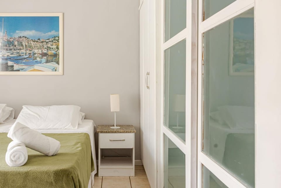 Apto em Condomínio Resort, 20 metros da praia N220 Apartment hotel in Florianopolis