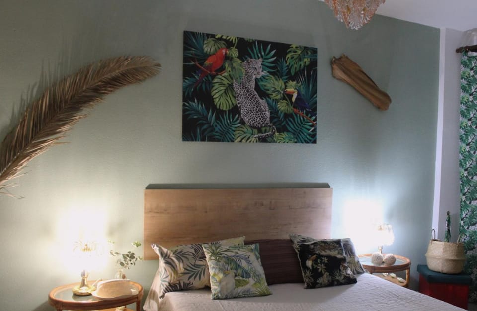 Bed, Photo of the whole room