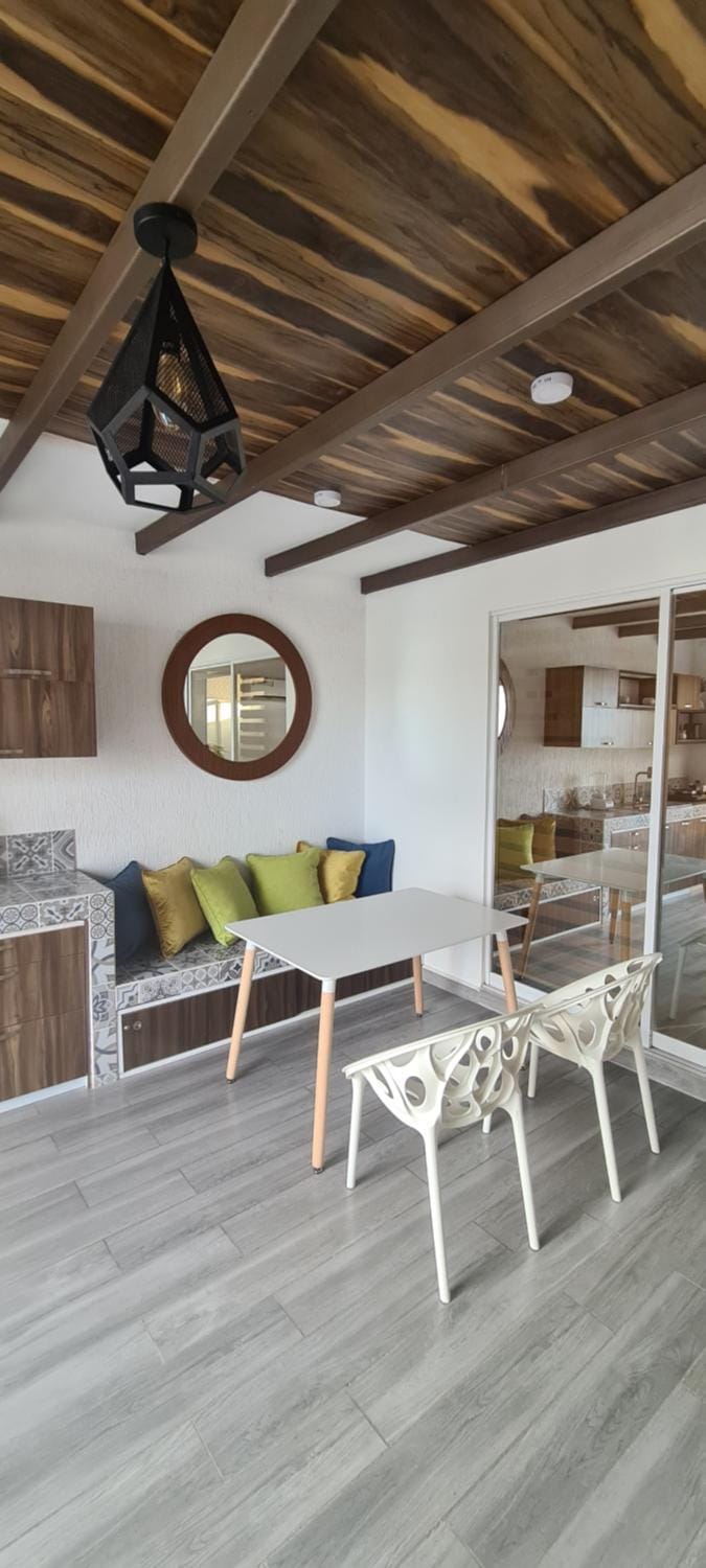 Living room, Dining area