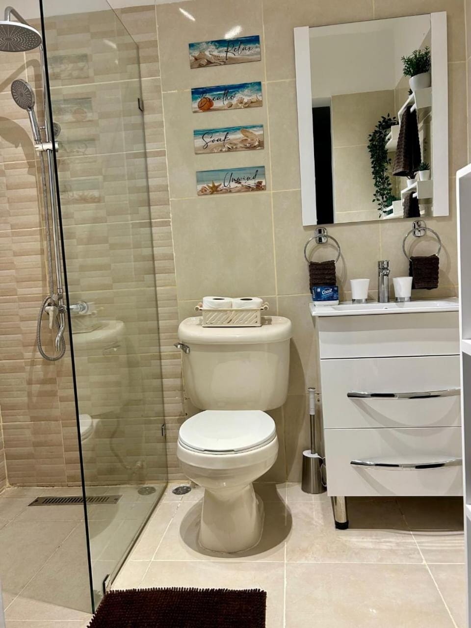 Cozy 2 bdr condo, with pool area and free WIFI Apartment in Punta Cana