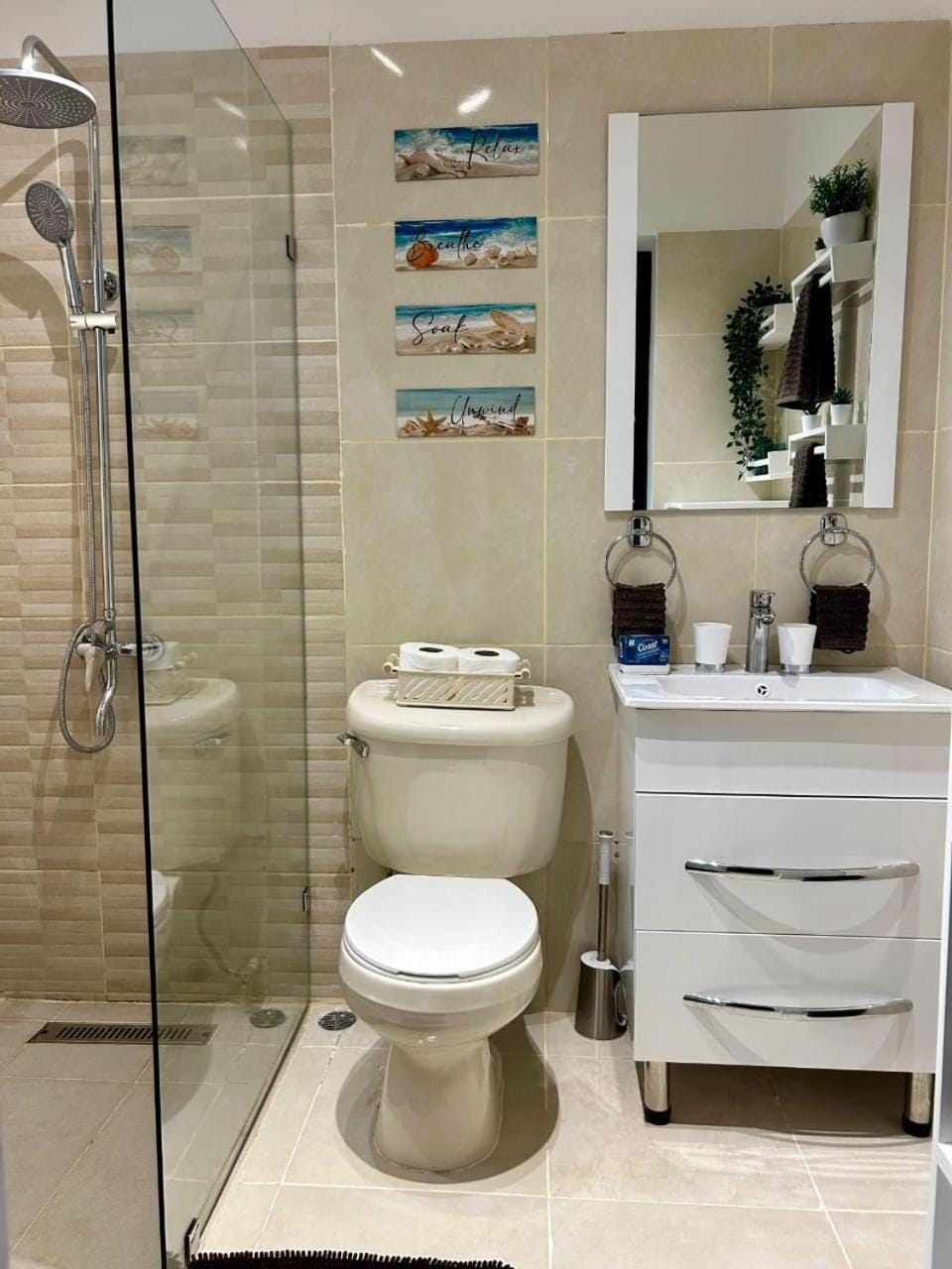 Cozy 2 bdr condo, with pool area and free WIFI Apartment in Punta Cana