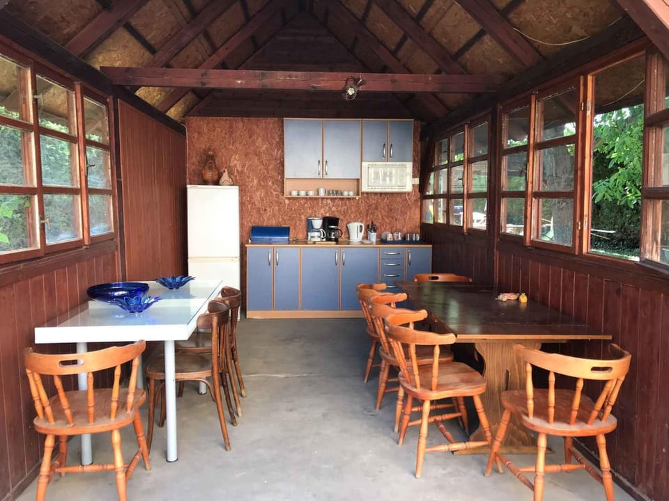 Coffee/tea facilities, Dining area