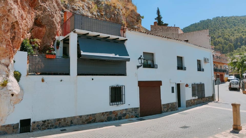 Alojamiento Rural El Peñon de Hornos House in Andalusia