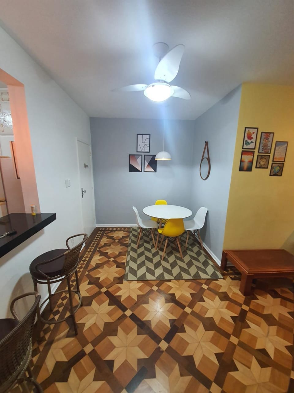 Seating area, Dining area