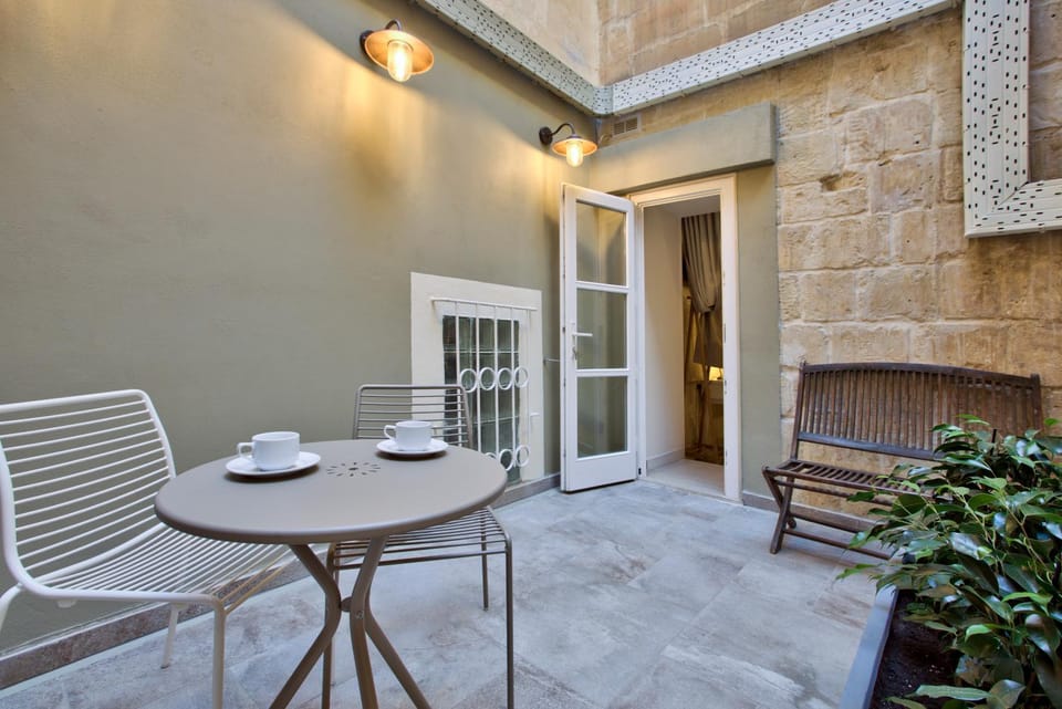 Chateau La Vallette - Grand Harbour Suite Bed and Breakfast in Valletta