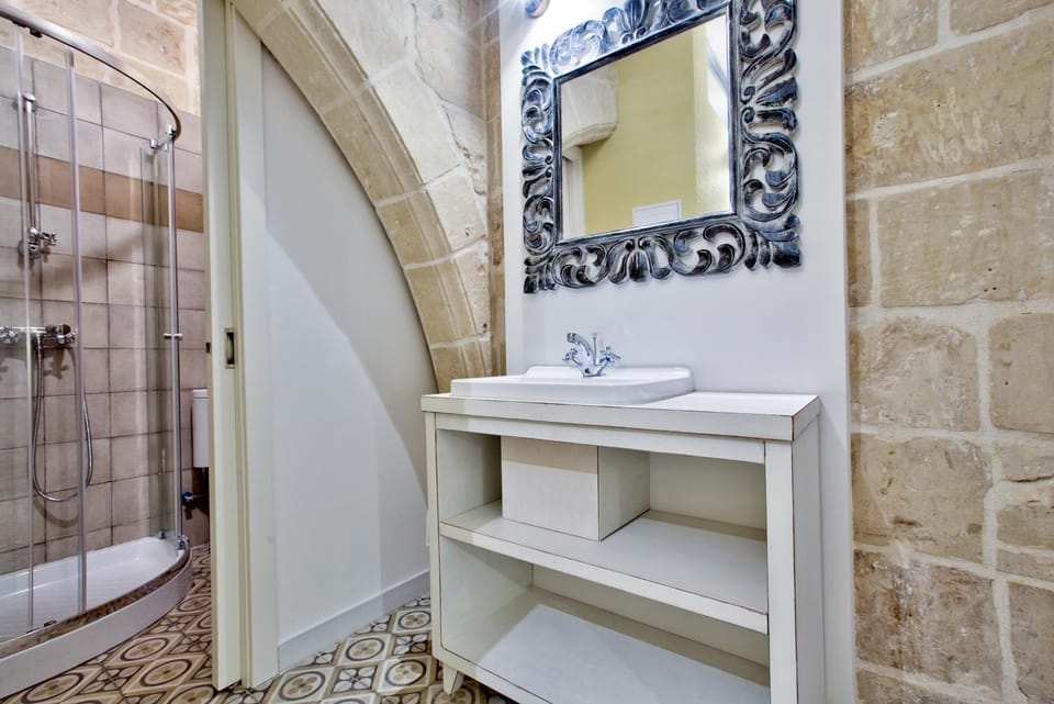 Chateau La Vallette - Grand Harbour Suite Bed and Breakfast in Valletta