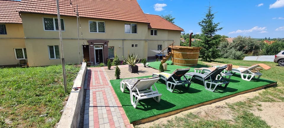Garden, Beach, Swimming pool