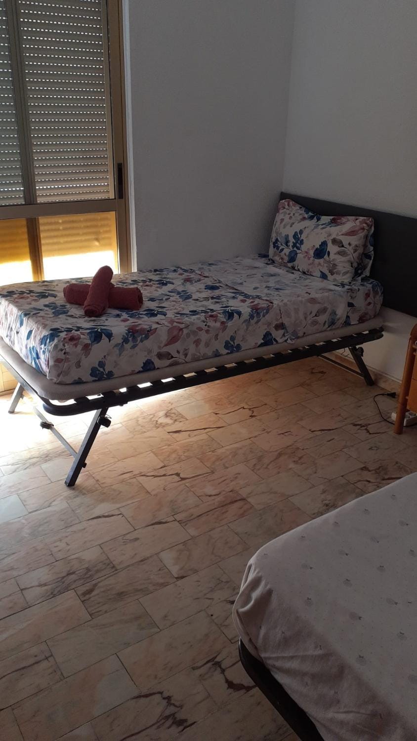 Habitacion en piso compartido No alojamiento turistico Bed and Breakfast in Benidorm