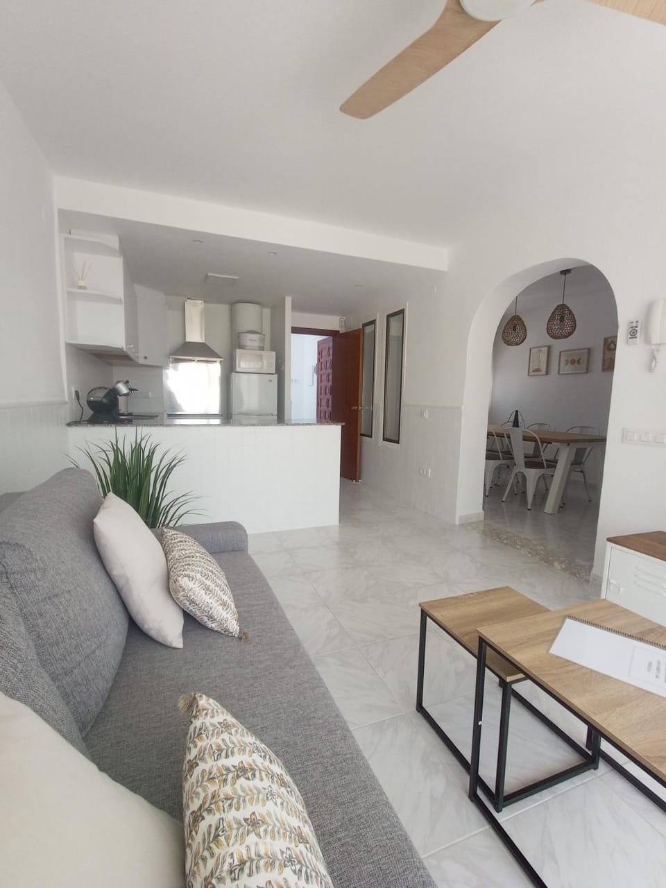 Living room, oven