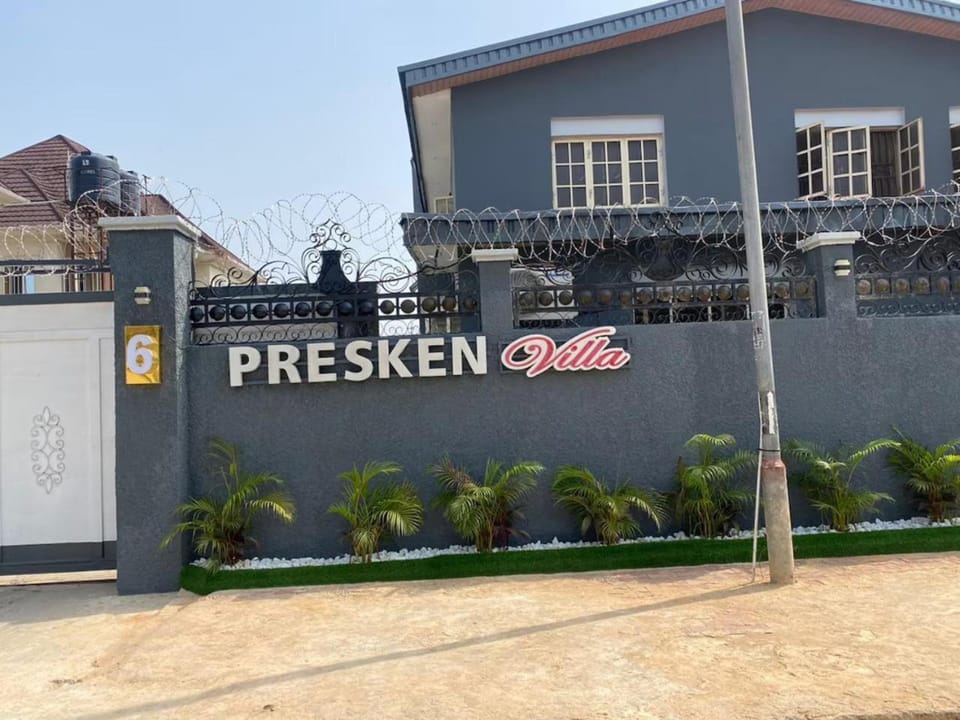 Property building, Logo/Certificate/Sign, Street view