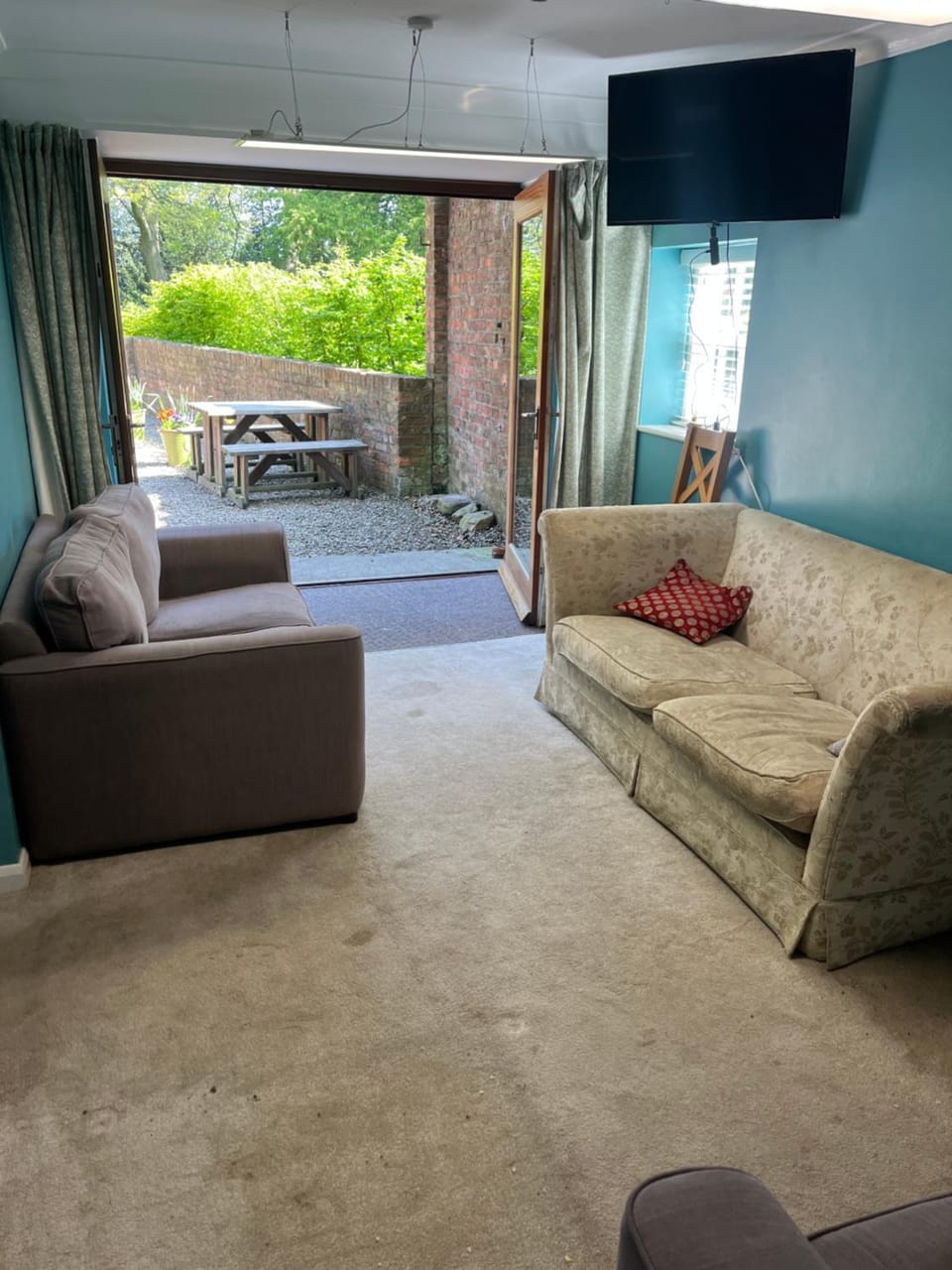 Communal lounge/ TV room, TV and multimedia, Living room, Seating area