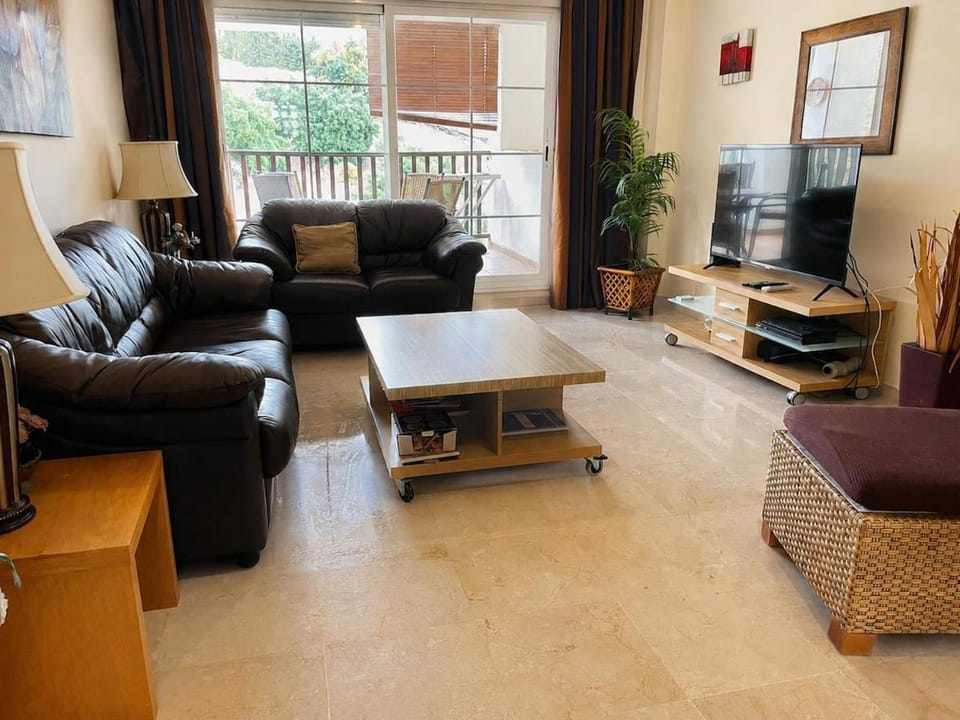 Living room, Seating area, Evening entertainment