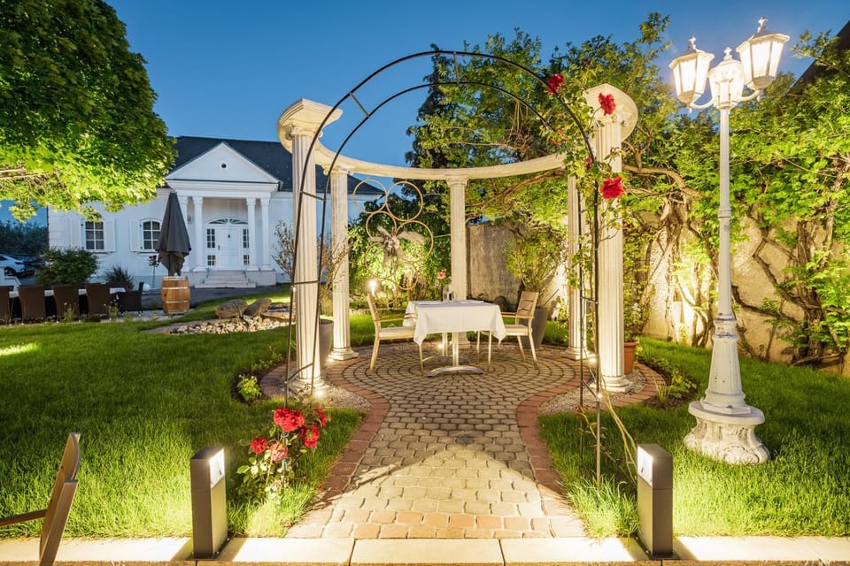Garden, Inner courtyard view
