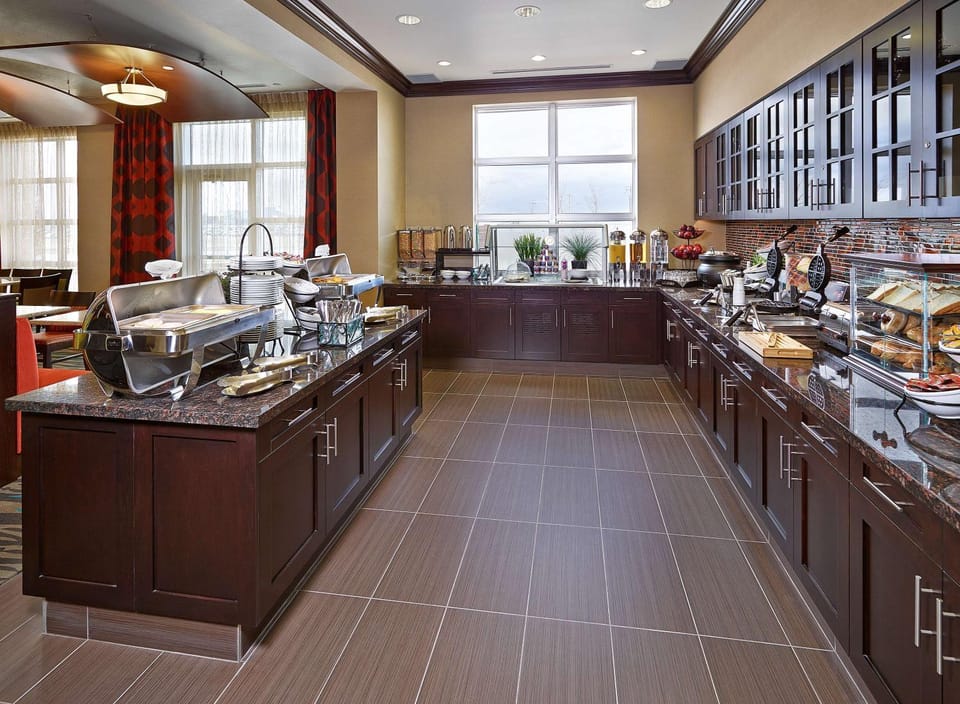 Restaurant/places to eat, Dining area, Breakfast, Buffet breakfast