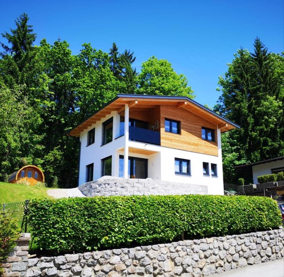 Property building, Spring
